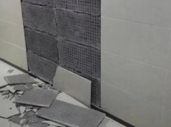 新绛瓷砖空鼓维修公司分享下新绛墙砖松动维修的知识